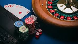 Red Tiger live blackjack dealer on senior4d login mobile app with multi-camera feed and betting interface